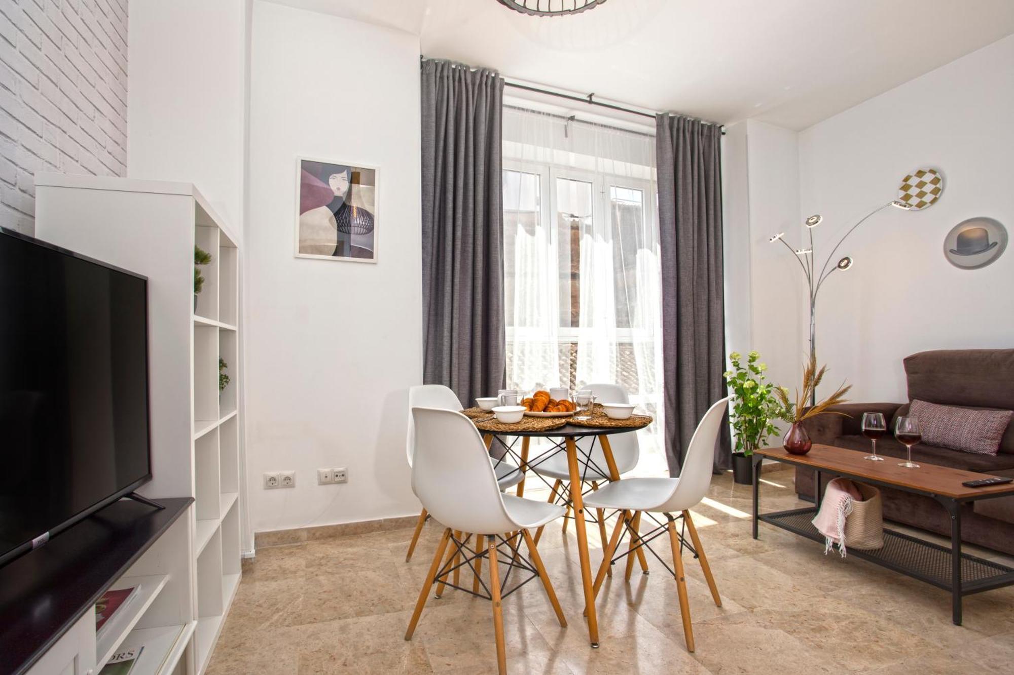 Precioso Apartamento En Pleno Centro By Rent Me Малага Екстериор снимка